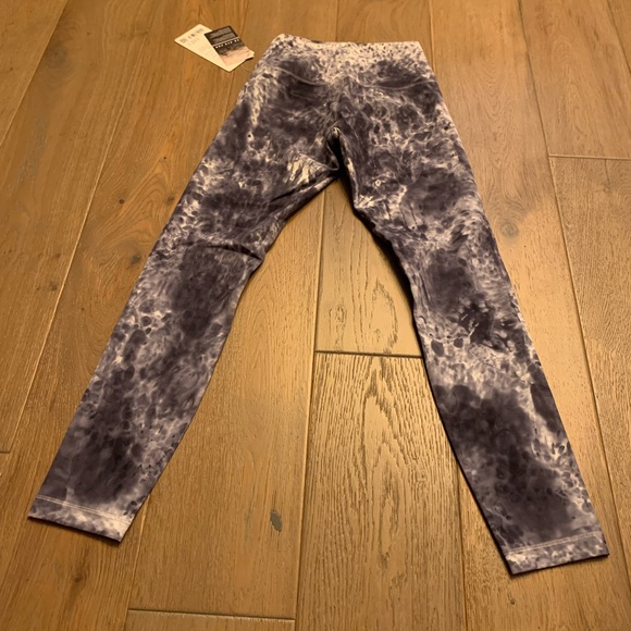 Lululemon Marble Tie-dye Wunder Under Pant 7/8 25” size 4 - Picture 5 of 6